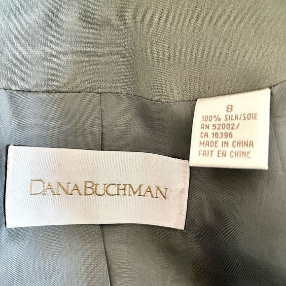 Like new Dana Buckman 2-pc silk suit sage green sz 8 basic, classic, minimalist - Picture 2 of 6